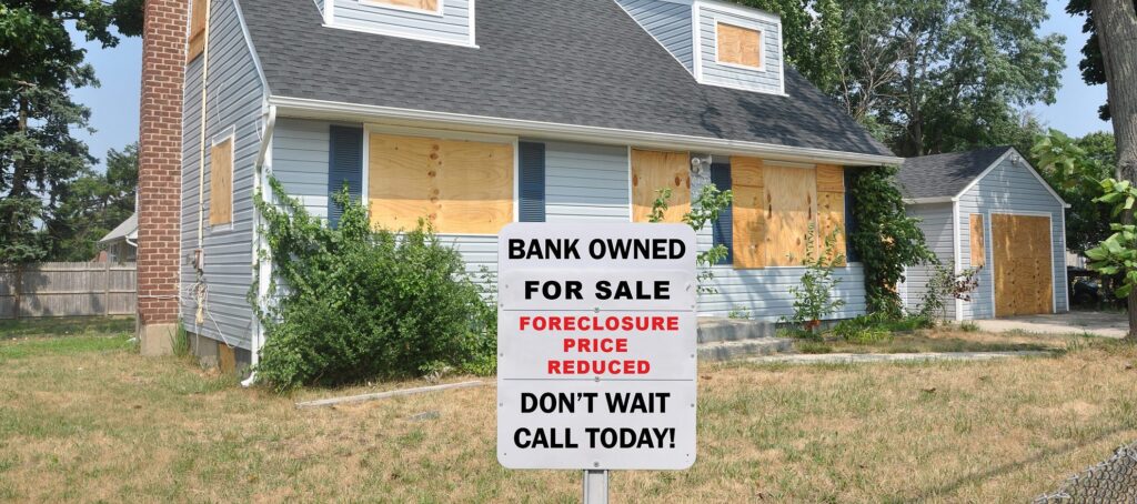 buy a foreclosed home